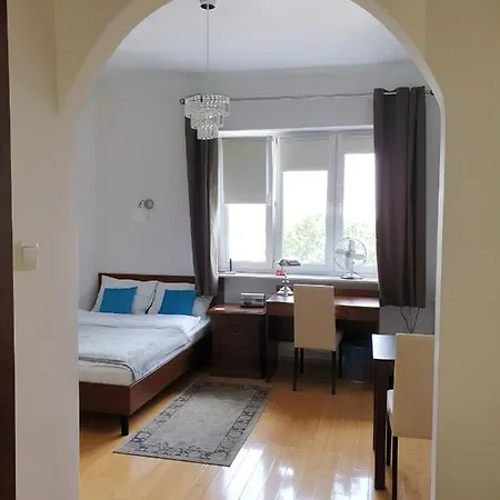 Latte Juliana Bartoszewicza * Varšava