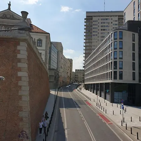 Latte Juliana Bartoszewicza * Varšava