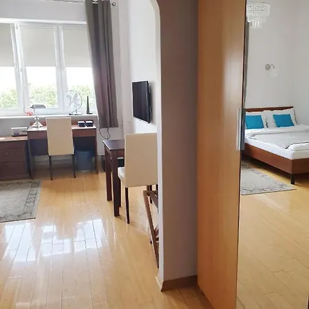 巴托兹维扎朱莉安娜拿铁一室公寓 公寓 华沙